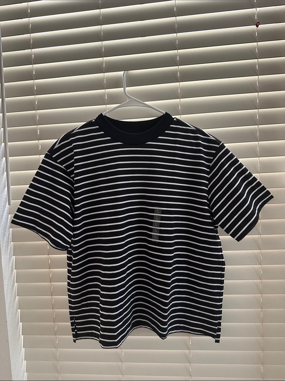 Uniqlo Black and White Striped Crew Neck Tee